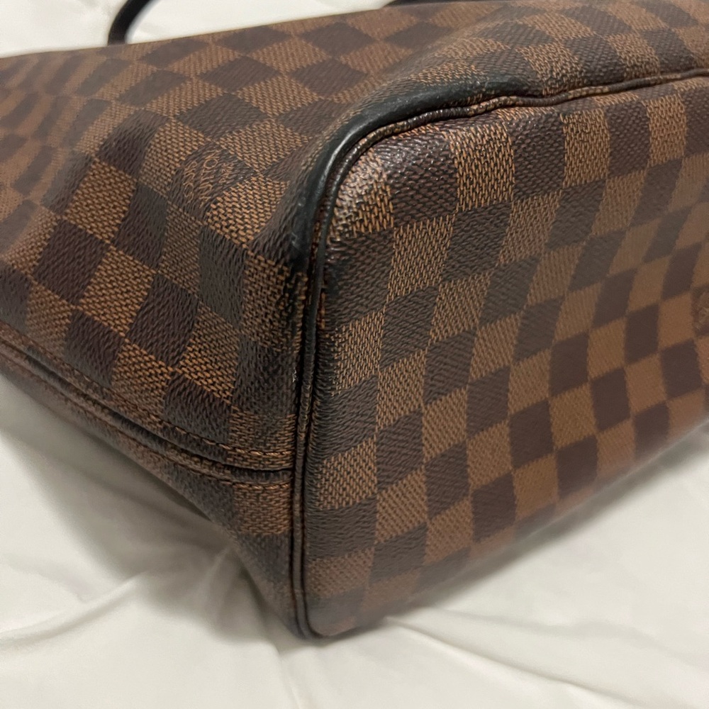 Louis Vuitton Neverfull MM - Picture 6 of 11